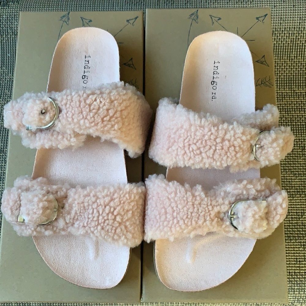 🆕INDIGO faux fur footbed sandal pink 7 - Picture 3 of 8